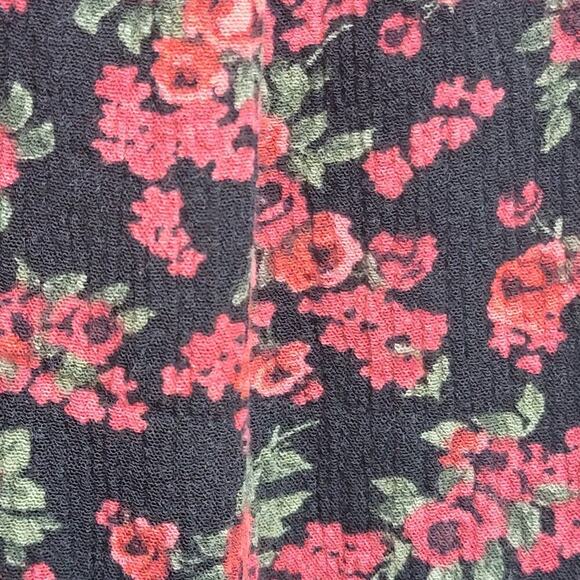 Torrid Cold Shoulder Peasant Top 3X 90s Y2K Red Floral 22/24 759 - Picture 9 of 11